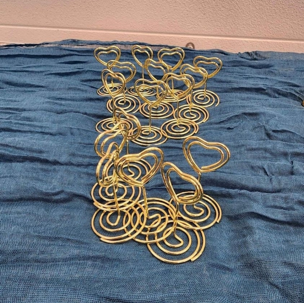 Gold heart stands